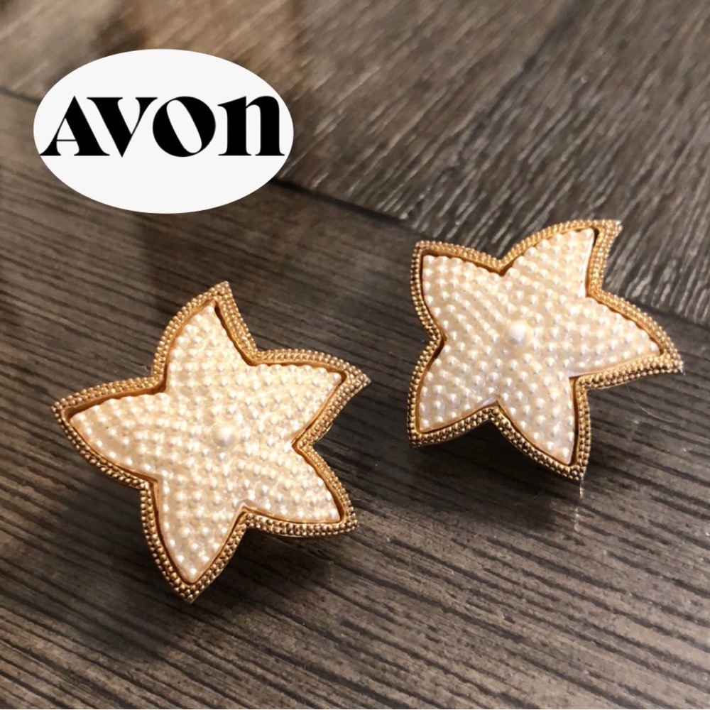 1991 AVON “Sea Treasures” Pearlized Starfish Earrings